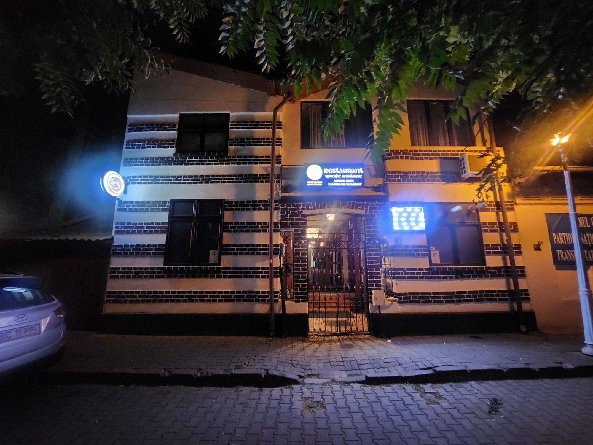 בוקרשט Karma Caffe&Rooms מראה חיצוני תמונה